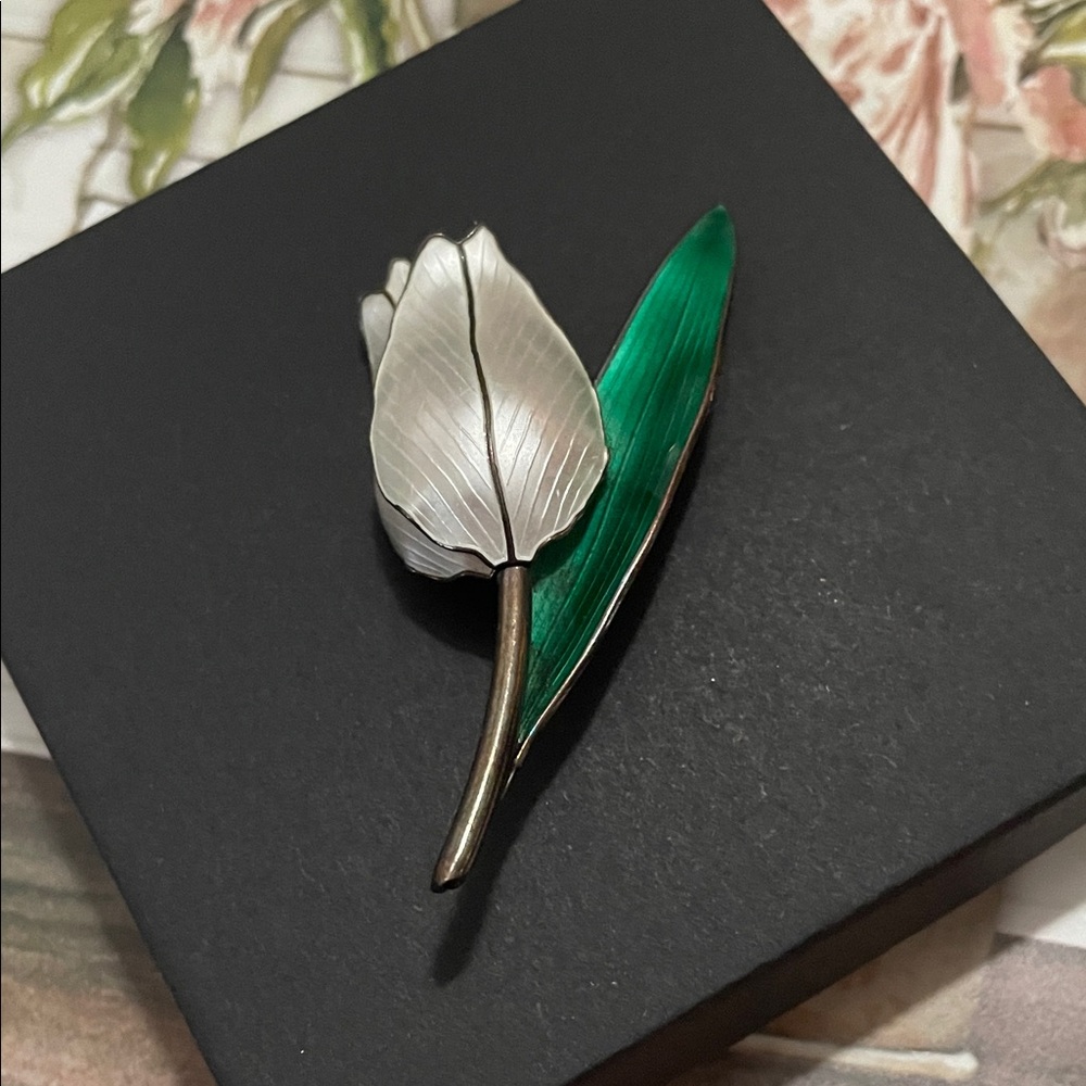 Sterling Silver enamel brooch-vintage